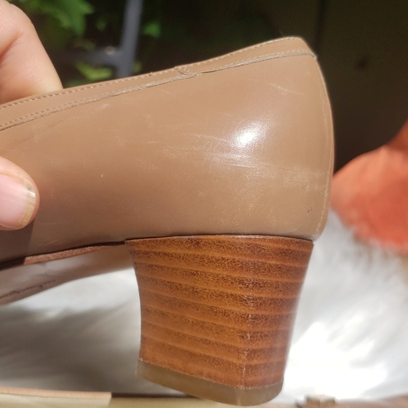 Salvatore Ferragamo Taupe Leather Heels 5.5C - Picture 10 of 15